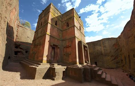  Dabat's Rock-Hewn Church: Witnessing History Carved in Stone!