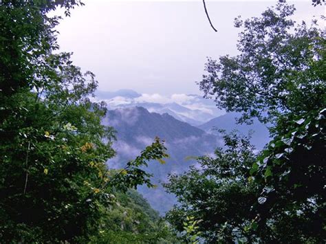 Baiyunshan Scenery Area – Utsiktspunkt och historiska ruiner bland molnen!